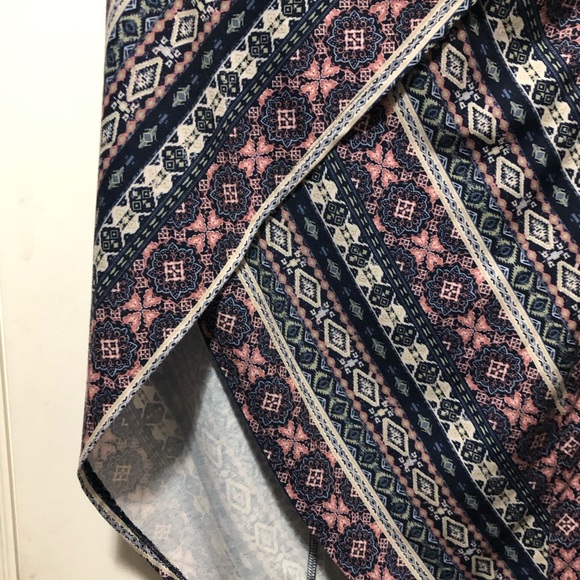 Maurices women’s skirt, size large, tapestry bohemian And even pink and gray - Picture 5 of 8